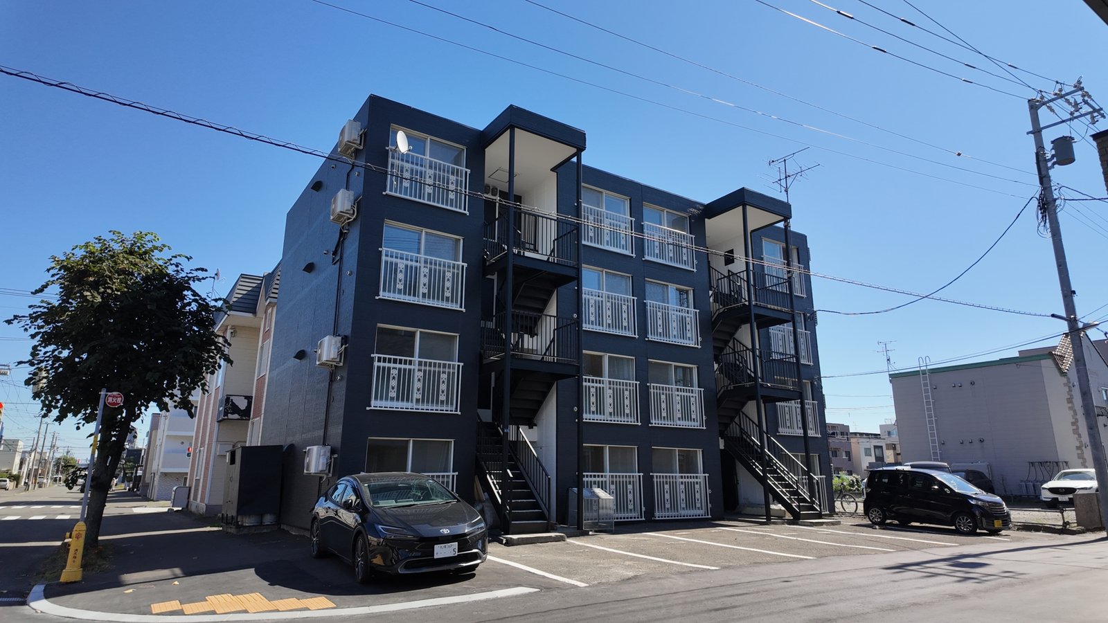 7 West — photo 3